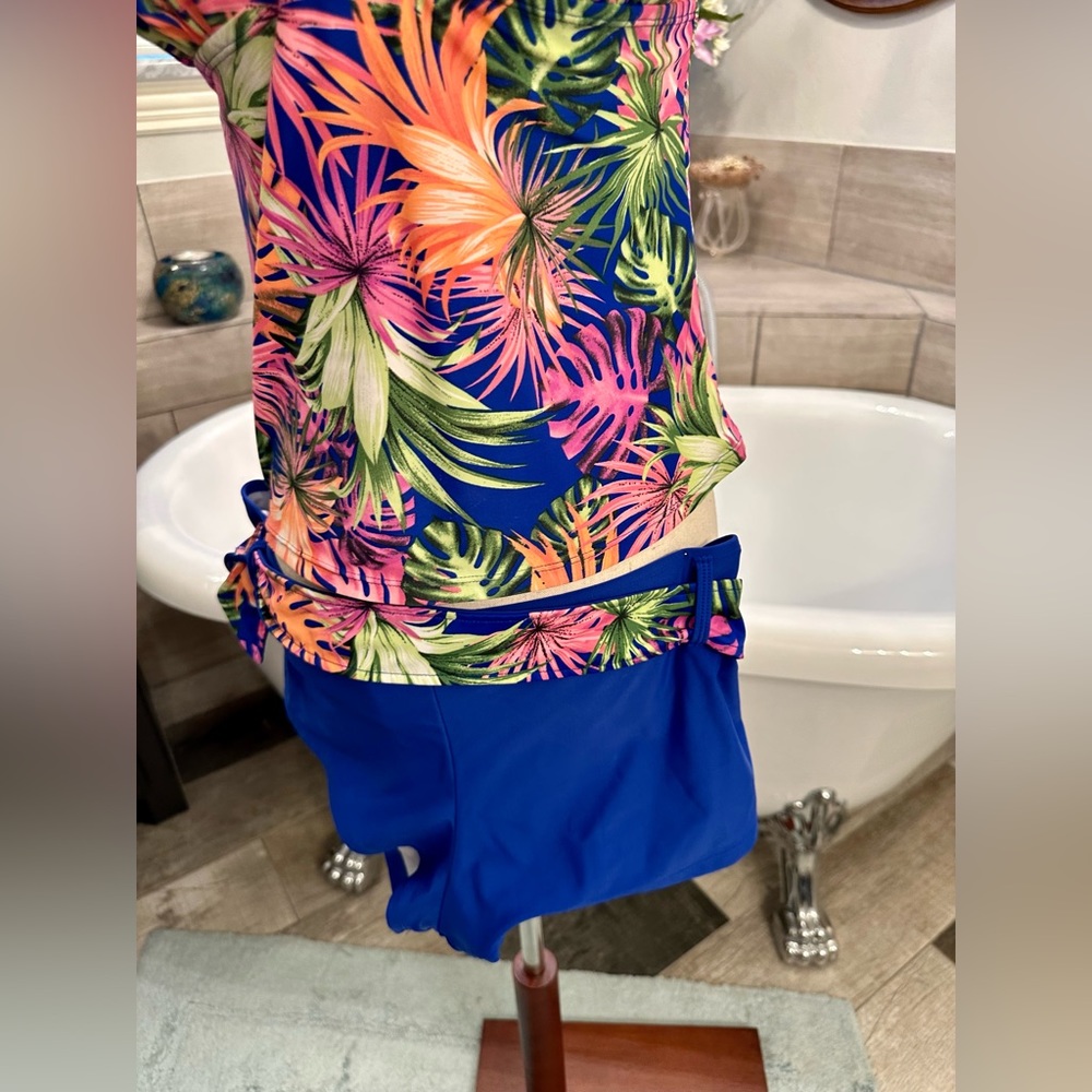Marina West Halter Tankini Style Suit with Shorts and belt floral - Picture 10 of 12